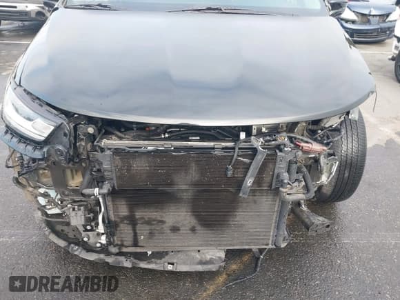 ✅ 2022 Chrysler Pacifica Hybrid Touring L • VIN: 2C4RC1L79NR161263 • Lot: 42732000. Wystawiony na IAAI z przebiegiem 72 464 mil. Bezpłatny archiwum sprzedaży aukcyjnych z USA i szczegółowy raport historii pojazdu na DreamBid. Zdjęcie 6.