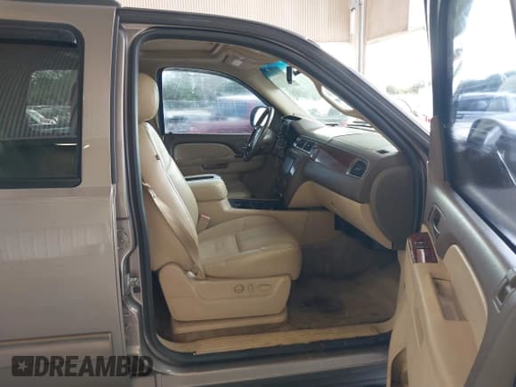 ✅ 2014 Chevrolet Tahoe LT • VIN: 1GNSCBE09ER193327 • Lot: 43187109. Listed on IAAI with 168,647 mi. Free auction sales archive from the USA and detailed vehicle history report at DreamBid. Image 5.