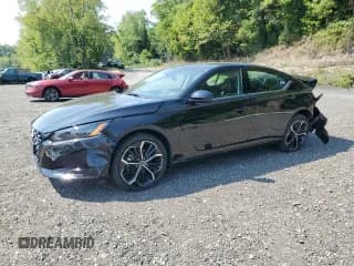 ✅ 2025 Nissan Altima SR • VIN: 1N4BL4CW3SN312591 • Lot: 68785565. Wystawiony na Copart z przebiegiem 2 118 mil. Bezpłatny archiwum sprzedaży aukcyjnych z USA i szczegółowy raport historii pojazdu na DreamBid. Zdjęcie 1.