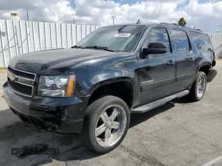 ✅ 2013 Chevrolet Suburban LT • VIN: 1GNSKJE76DR318499 • Lot: 71840624. Wystawiony na Copart z przebiegiem 191 050 mil. Bezpłatny archiwum sprzedaży aukcyjnych z USA i szczegółowy raport historii pojazdu na DreamBid. Zdjęcie 1.