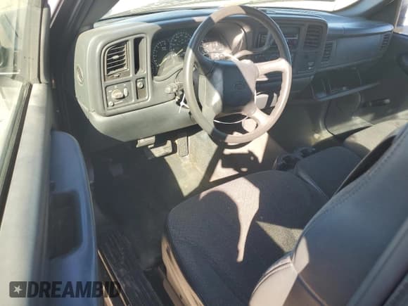 ✅ 2001 Chevrolet Silverado 1500 • VIN: 1GCEC14W81Z239407 • Lot: 86644515. Listed on Copart with 194,180 mi. Free auction sales archive from the USA and detailed vehicle history report at DreamBid. Image 8.