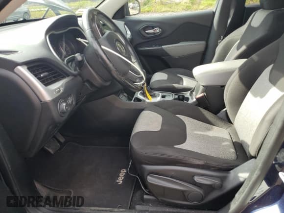 ✅ 2014 Jeep Cherokee Latitude • VIN: 1C4PJLCB9EW172381 • Lot: 84483195. Listed on Copart with 113,587 mi. Free auction sales archive from the USA and detailed vehicle history report at DreamBid. Image 7.