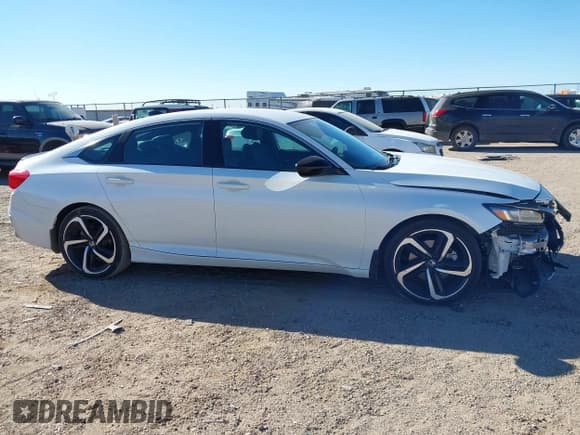 ✅ 2022 Honda Accord Sport • VIN: 1HGCV1F32NA037754 • Лот: 43711657. Опубликован ранее на IAAI с пробегом 14 697 миль. Бесплатный доступ к архиву аукционных продаж из США и подробный отчёт об истории автомобиля на DreamBid. Изображение 13.