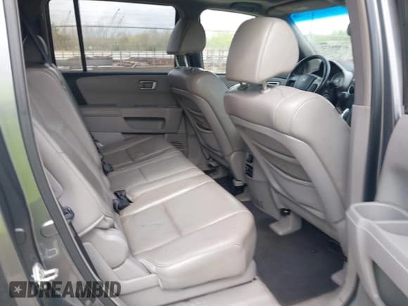 ✅ 2009 Honda Pilot EX-L • VIN: 5FNYF38669B008971 • Lot: 41959372. Listed on IAAI with 233,425 mi. Free auction sales archive from the USA and detailed vehicle history report at DreamBid. Image 8.