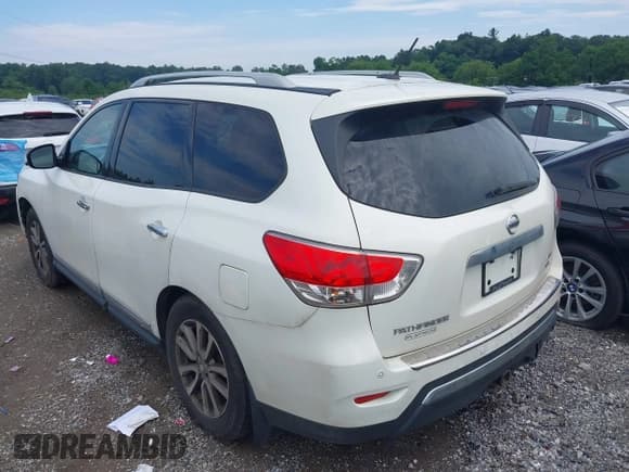 ✅ 2014 Nissan Pathfinder SV • VIN: 5N1AR2MM1EC697442 • Lot: 42622237. Listed on IAAI with 196,566 mi. Free auction sales archive from the USA and detailed vehicle history report at DreamBid. Image 3.