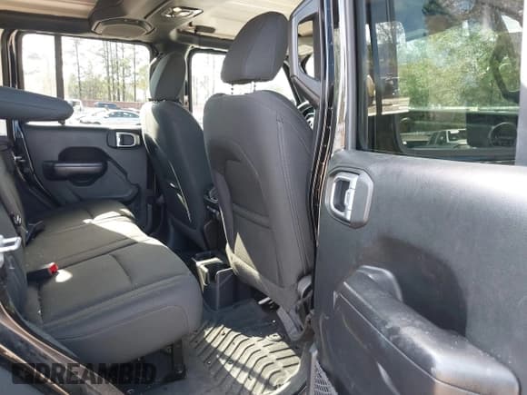 ✅ 2020 Jeep Wrangler Unlimited Sport S • VIN: 1C4HJXDN2LW275305 • Lot: 43779048. Wystawiony na IAAI z przebiegiem 86 074 mil. Bezpłatny archiwum sprzedaży aukcyjnych z USA i szczegółowy raport historii pojazdu na DreamBid. Zdjęcie 8.