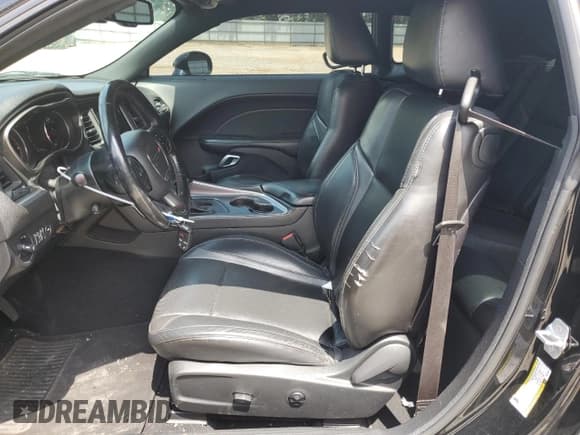 ✅ 2019 Dodge Challenger SXT • VIN: 2C3CDZGG1KH759736 • Lot: 65568594. Wystawiony na Copart z przebiegiem 110 877 mil. Bezpłatny archiwum sprzedaży aukcyjnych z USA i szczegółowy raport historii pojazdu na DreamBid. Zdjęcie 7.