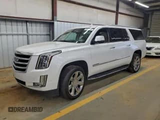 ✅ 2018 Cadillac Escalade ESV Luxury • VIN: 1GYS3HKJXJR109349 • Лот: 93450195. Опубликован ранее на Copart с пробегом 210 061 миль. Бесплатный доступ к архиву аукционных продаж из США и подробный отчёт об истории автомобиля на DreamBid. Изображение 1.