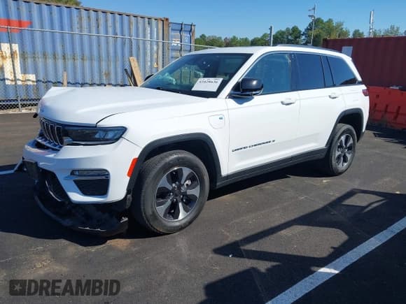 ✅ 2024 Jeep Grand Cherokee • VIN: 1C4RJYB60R8958932 • Lot: 43428636. Wystawiony na IAAI z przebiegiem Nie podano. Bezpłatny archiwum sprzedaży aukcyjnych z USA i szczegółowy raport historii pojazdu na DreamBid. Zdjęcie 2.
