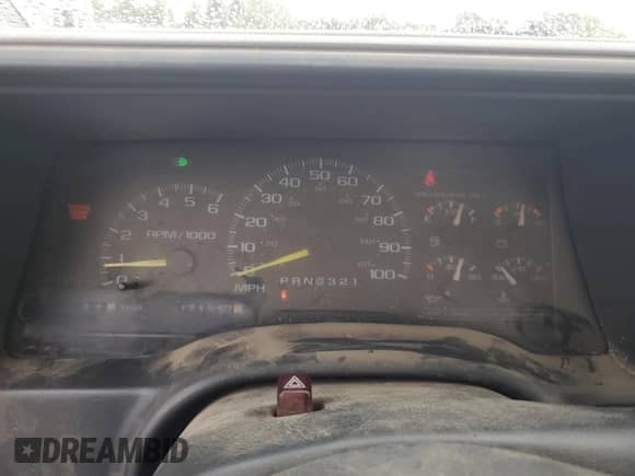 1998 Chevrolet Silverado 1500 z VIN 1GCEC14R3WZ141824, wystawiony jako Copart lot #84471025 z przebiegiem 171 517 mil mil oraz Szkoda całkowita • Salvage title. Historia ofert i sprzedaży dostępna na DreamBid. Obrazek 9.