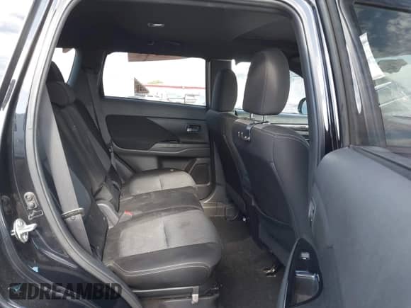 2018 Mitsubishi Outlander SE with VIN JA4AD3A34JZ021640, listed as a IAAI auction lot 42803278 with 157,420 mi miles and . Bid and sale history available at DreamBid. Image 8.