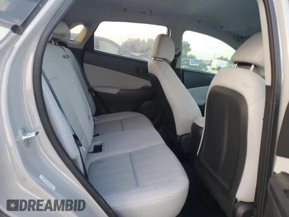 ✅ 2022 Hyundai Kona SEL • VIN: KM8K62AB3NU767209 • Lot: 82507665. Listed on Copart with 9,865 mi. Free auction sales archive from the USA and detailed vehicle history report at DreamBid. Image 11.