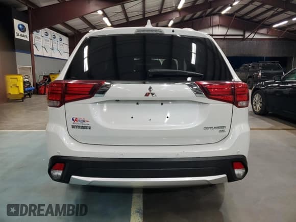 ✅ 2017 Mitsubishi Outlander SE • VIN: JA4AZ3A30HZ056705 • Lot: 93492145. Listed on Copart with 150,500 mi. Free auction sales archive from the USA and detailed vehicle history report at DreamBid. Image 6.