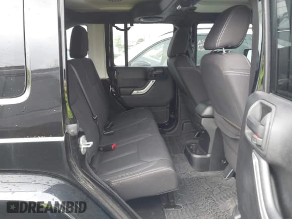 ✅ 2013 Jeep Wrangler Unlimited Sahara • VIN: 1C4BJWEG7DL627832 • Lot: 43612414. Wystawiony na IAAI z przebiegiem 181 773 mil. Bezpłatny archiwum sprzedaży aukcyjnych z USA i szczegółowy raport historii pojazdu na DreamBid. Zdjęcie 8.