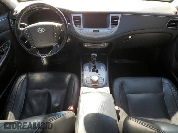 ✅ 2012 Hyundai Genesis 3.8L • VIN: KMHGC4DD0CU168708 • Lot: 82571115. Wystawiony na Copart z przebiegiem 93 670 mil mil. Skorzystaj z bezpłatnego archiwum sprzedaży aukcyjnych z USA i zobacz szczegółowy raport historii pojazdu na DreamBid. Zdjęcie 8.