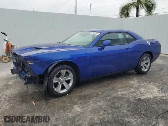 ✅ 2019 Dodge Challenger SXT • VIN: 2C3CDZAG9KH587495 • Lot: 70229024. Wystawiony na Copart z przebiegiem 23 674 mil. Bezpłatny archiwum sprzedaży aukcyjnych z USA i szczegółowy raport historii pojazdu na DreamBid. Zdjęcie 1.