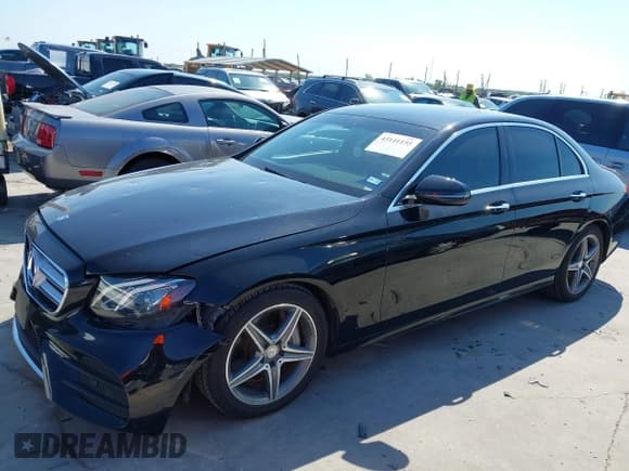✅ 2017 Mercedes-Benz E 300 Luxury • VIN: WDDZF4JB6HA043346 • Lot: 43141155. Listed on IAAI with 118,650 mi. Free auction sales archive from the USA and detailed vehicle history report at DreamBid. Image 2.