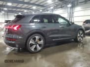✅ 2022 Audi e-tron Premium Plus • VIN: WA1LAAGE2NB009791 • Лот: 83365324. Опубликован ранее на Copart с пробегом 23 763 миль. Бесплатный доступ к архиву аукционных продаж из США и подробный отчёт об истории автомобиля на DreamBid. Изображение 3.