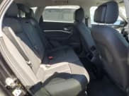 ✅ 2019 Audi e-tron Premium Plus • VIN: WA1LABGE3KB012796 • Лот: 70029235. Опубликован ранее на Copart с пробегом 32 021 миль. Бесплатный доступ к архиву аукционных продаж из США и подробный отчёт об истории автомобиля на DreamBid. Изображение 11.