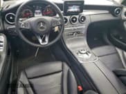 ✅ 2018 Mercedes-Benz C 300 • VIN: 55SWF4JB3JU265027 • Lot: 93170035. Wystawiony na Copart z przebiegiem 73 572 mil. Bezpłatny archiwum sprzedaży aukcyjnych z USA i szczegółowy raport historii pojazdu na DreamBid. Zdjęcie 8.