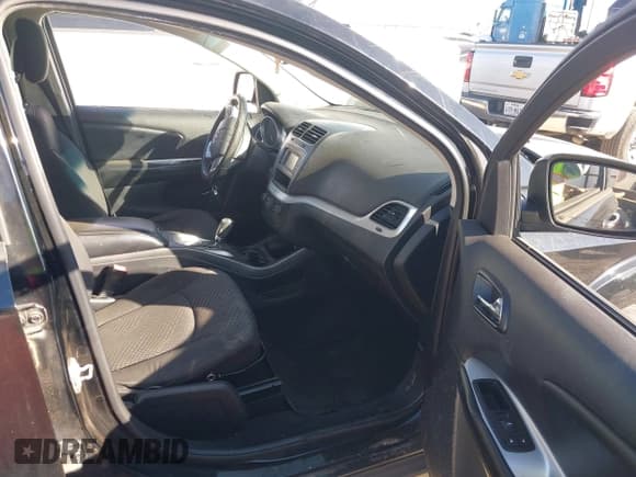 ✅ 2014 Dodge Journey American Value • VIN: 3C4PDCAB1ET316750 • Lot: 43629369. Wystawiony na IAAI z przebiegiem 200 864 mil. Bezpłatny archiwum sprzedaży aukcyjnych z USA i szczegółowy raport historii pojazdu na DreamBid. Zdjęcie 5.