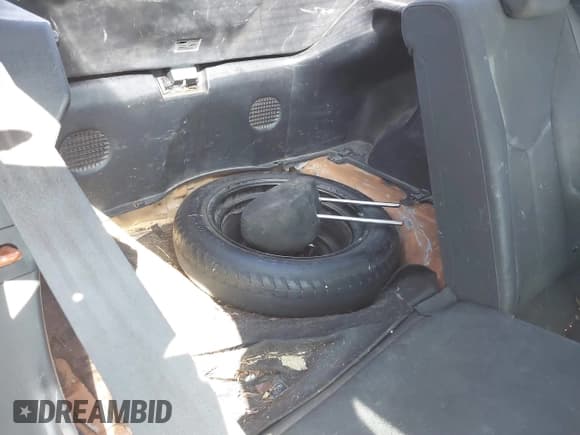 ✅ 2015 Hyundai Veloster • VIN: KMHTC6AD2FU224151 • Lot: 41280466. Wystawiony na IAAI z przebiegiem 201 271 mil. Bezpłatny archiwum sprzedaży aukcyjnych z USA i szczegółowy raport historii pojazdu na DreamBid. Zdjęcie 12.