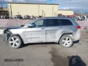 ✅ 2014 Jeep Grand Cherokee Overland • VIN: 1C4RJFCG4EC171730 • Lot: 43590555. Wystawiony na IAAI z przebiegiem 234 161 mil. Bezpłatny archiwum sprzedaży aukcyjnych z USA i szczegółowy raport historii pojazdu na DreamBid. Zdjęcie 14.