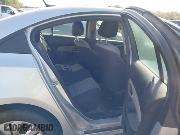 ✅ 2014 Chevrolet Cruze LS • VIN: 1G1PA5SG1E7225151 • Лот: 43363338. Опубликован ранее на IAAI с пробегом 169 242 миль. Бесплатный доступ к архиву аукционных продаж из США и подробный отчёт об истории автомобиля на DreamBid. Изображение 8.