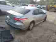 2020 Toyota Camry Hybrid LE z VIN 4T1C31AK0LU524185, wystawiony jako IAAI lot #43334178 z przebiegiem 241 680 mil mil oraz . Historia ofert i sprzedaży dostępna na DreamBid. Obrazek 4.