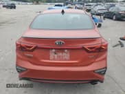 ✅ 2021 Kia Forte GT-Line • VIN: 3KPF34ADXME268562 • Lot: 85673435. Wystawiony na Copart z przebiegiem 56 471 mil. Bezpłatny archiwum sprzedaży aukcyjnych z USA i szczegółowy raport historii pojazdu na DreamBid. Zdjęcie 6.