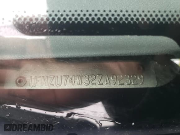 ✅ 2002 Ford Explorer Eddie Bauer • VIN: 1FMZU74W32ZA92329 • Lot: 57885775. Listed on Copart with Not provided. Free auction sales archive from the USA and detailed vehicle history report at DreamBid. Image 12.