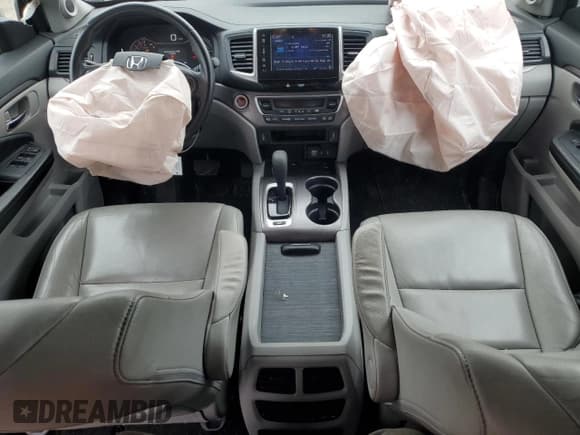 ✅ 2018 Honda Pilot EX-L • VIN: 5FNYF6H79JB053871 • Лот: 81529615. Опубликован ранее на Copart с пробегом 121 883 миль. Бесплатный доступ к архиву аукционных продаж из США и подробный отчёт об истории автомобиля на DreamBid. Изображение 8.