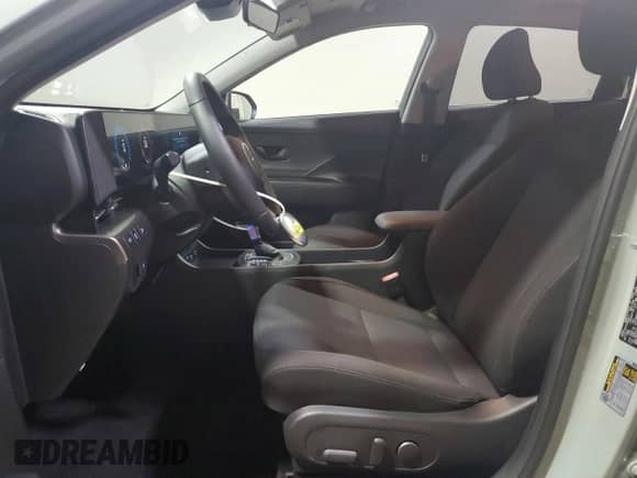 2025 Hyundai Kona SEL with VIN KM8HBCABXSU234040, listed as a Copart auction lot 43825495 with 2,340 mi miles and Clean title. Bid and sale history available at DreamBid. Image 7.