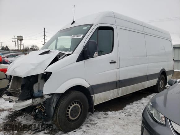 ✅ 2018 Mercedes-Benz Sprinter Cargo Worker • VIN: WD3PE8CD3JP604111 • Лот: 38823483. Опубликован ранее на Copart с пробегом Не указан. Бесплатный доступ к архиву аукционных продаж из США и подробный отчёт об истории автомобиля на DreamBid. Изображение 1.