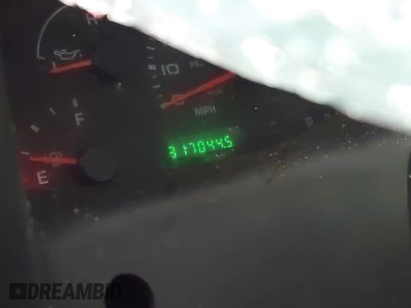 ✅ 2002 Ford F-350 XL • VIN: 1FTSW31F42EA44133 • Lot: 43726558. Listed on IAAI with 317,044 mi. Free auction sales archive from the USA and detailed vehicle history report at DreamBid. Image 14.