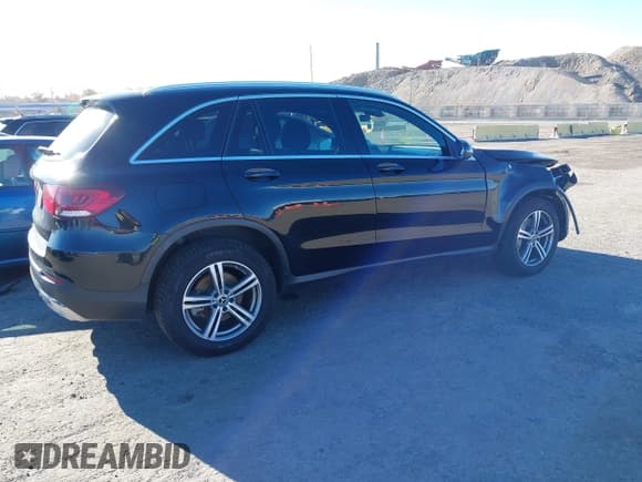 ✅ 2020 Mercedes-Benz GLC 300 • VIN: WDC0G8EB3LF715726 • Lot: 43585731. Wystawiony na IAAI z przebiegiem 127 276 mil. Bezpłatny archiwum sprzedaży aukcyjnych z USA i szczegółowy raport historii pojazdu na DreamBid. Zdjęcie 4.