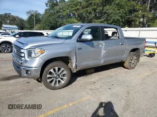✅ 2020 Toyota Tundra Limited • VIN: 5TFFY5F1XLX260031 • Lot: 89689275. Listed on Copart with 146,279 mi. Free auction sales archive from the USA and detailed vehicle history report at DreamBid. Image 1.