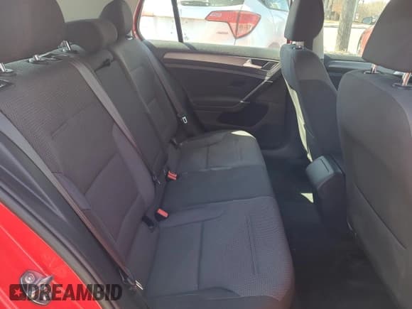 ✅ 2021 Volkswagen Golf TSI • VIN: 3VWG57AU9MM017079 • Lot: 51085455. Wystawiony na Copart z przebiegiem 48 303 mil. Bezpłatny archiwum sprzedaży aukcyjnych z USA i szczegółowy raport historii pojazdu na DreamBid. Zdjęcie 6.