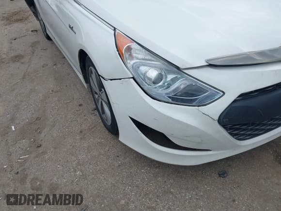 ✅ 2012 Hyundai Sonata Hybrid • VIN: KMHEC4A42CA020959 • Lot: 41480541. Listed on IAAI with 79,777 mi. Free auction sales archive from the USA and detailed vehicle history report at DreamBid. Image 6.