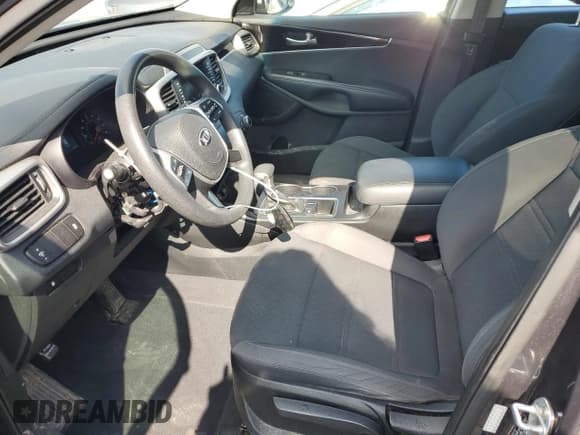 ✅ 2020 Kia Sorento S • VIN: 5XYPG4A55LG629585 • Лот: 58834505. Опубликован ранее на Copart с пробегом 95 162 миль. Бесплатный доступ к архиву аукционных продаж из США и подробный отчёт об истории автомобиля на DreamBid. Изображение 7.