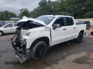 ✅ 2021 Chevrolet Silverado 1500 LT Trail Boss • VIN: 3GCPYFED9MG295722 • Lot: 70243144. Wystawiony na Copart z przebiegiem 76 753 mil. Bezpłatny archiwum sprzedaży aukcyjnych z USA i szczegółowy raport historii pojazdu na DreamBid. Zdjęcie 1.