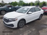 ✅ 2022 Volkswagen Jetta S • VIN: 3VWCM7BU0NM016033 • Lot: 42213689. Wystawiony na IAAI z przebiegiem 59 631 mil. Bezpłatny archiwum sprzedaży aukcyjnych z USA i szczegółowy raport historii pojazdu na DreamBid. Zdjęcie 17.