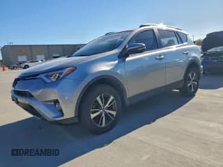 ✅ 2017 Toyota RAV4 XLE • VIN: 2T3WFREV4HW321807 • Lot: 92308615. Wystawiony na Copart z przebiegiem 79 116 mil. Bezpłatny archiwum sprzedaży aukcyjnych z USA i szczegółowy raport historii pojazdu na DreamBid. Zdjęcie 1.