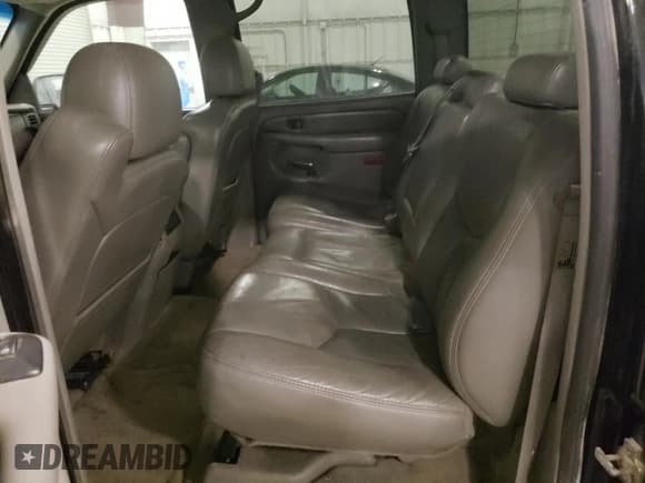 ✅ 2006 GMC Sierra Denali • VIN: 2GTEK63N461196693 • Lot: 88791915. Wystawiony na Copart z przebiegiem 283 184 mil. Bezpłatny archiwum sprzedaży aukcyjnych z USA i szczegółowy raport historii pojazdu na DreamBid. Zdjęcie 10.