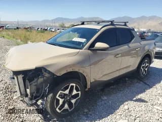 ✅ 2024 Hyundai Santa Cruz Limited • VIN: 5NTJEDAF3RH086728 • Лот: 67843105. Опубликован ранее на Copart с пробегом 24 173 миль. Бесплатный доступ к архиву аукционных продаж из США и подробный отчёт об истории автомобиля на DreamBid. Изображение 1.