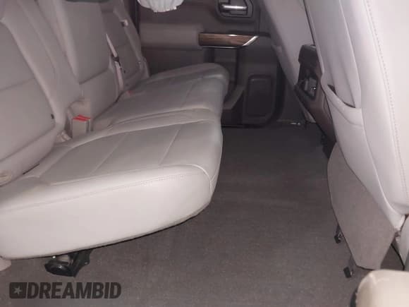 ✅ 2020 Chevrolet Silverado 1500 LT Trail Boss • VIN: 1GCPYFED8LZ333908 • Lot: 42949288. Wystawiony na IAAI z przebiegiem Nie podano. Bezpłatny archiwum sprzedaży aukcyjnych z USA i szczegółowy raport historii pojazdu na DreamBid. Zdjęcie 8.