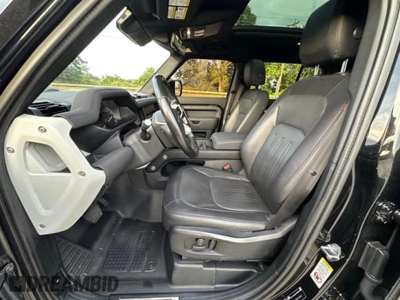 ✅ 2022 Land Rover Defender X-Dynamic SE • VIN: SALE27RU6N2089320 • Lot: 64334285. Wystawiony na Copart z przebiegiem 87 585 mil. Bezpłatny archiwum sprzedaży aukcyjnych z USA i szczegółowy raport historii pojazdu na DreamBid. Zdjęcie 14.