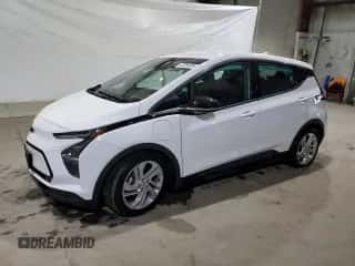 2023 Chevrolet Bolt EV 1LT z VIN 1G1FW6S08P4173866, wystawiony jako Copart lot #42284304 z przebiegiem 7 912 mil mil oraz . Historia ofert i sprzedaży dostępna na DreamBid. Obrazek 1.