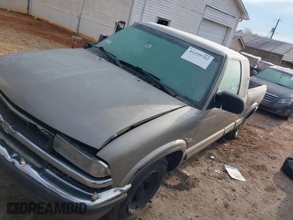 ✅ 2000 Chevrolet S-10 LS Xtreme • VIN: 1GCCS19WXY8294864 • Лот: 41399702. Опубликован ранее на IAAI с пробегом 209 091 миль. Бесплатный доступ к архиву аукционных продаж из США и подробный отчёт об истории автомобиля на DreamBid. Изображение 2.