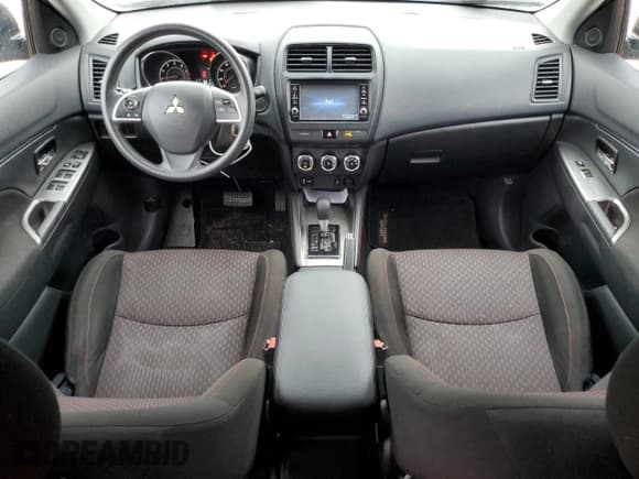 ✅ 2018 Mitsubishi Outlander ES • VIN: JA4AP3AU3JU019911 • Lot: 70551545. Wystawiony na Copart z przebiegiem 60 854 mil. Bezpłatny archiwum sprzedaży aukcyjnych z USA i szczegółowy raport historii pojazdu na DreamBid. Zdjęcie 8.